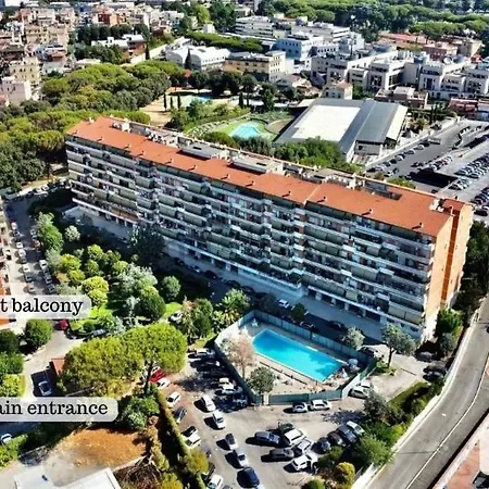 Accogliente Con Bagno Parcheggio Gratuito E Piscina Metro A 2 Min Kwatera prywatna