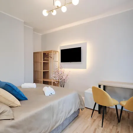 Kwatera prywatna Accogliente Con Bagno Parcheggio Gratuito E Piscina Metro A 2 Min Rzym